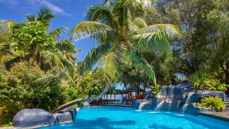 The Rarotongan Beach Resort & Lagoonarium / resorts | Raro Pass